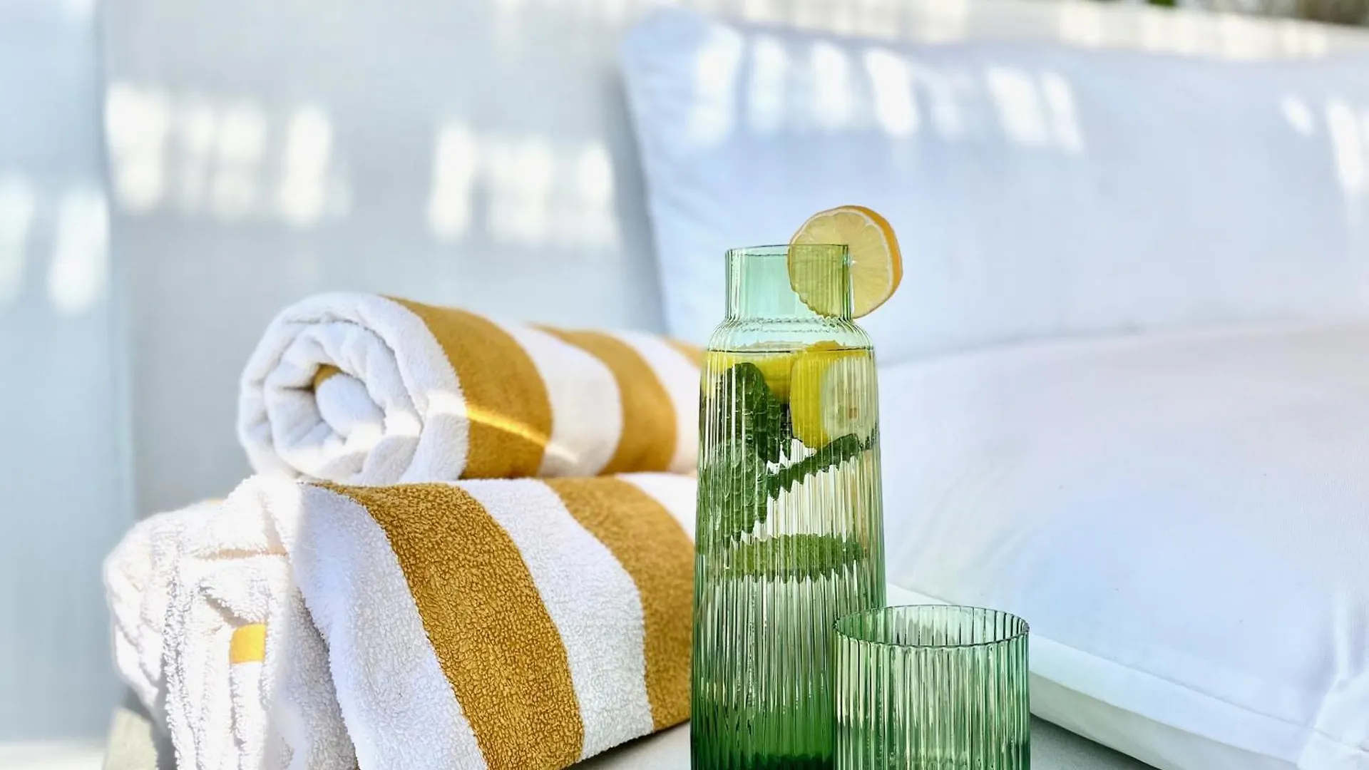 Willa Sanctuary Spaces - Sundowner Byron Bay Australia