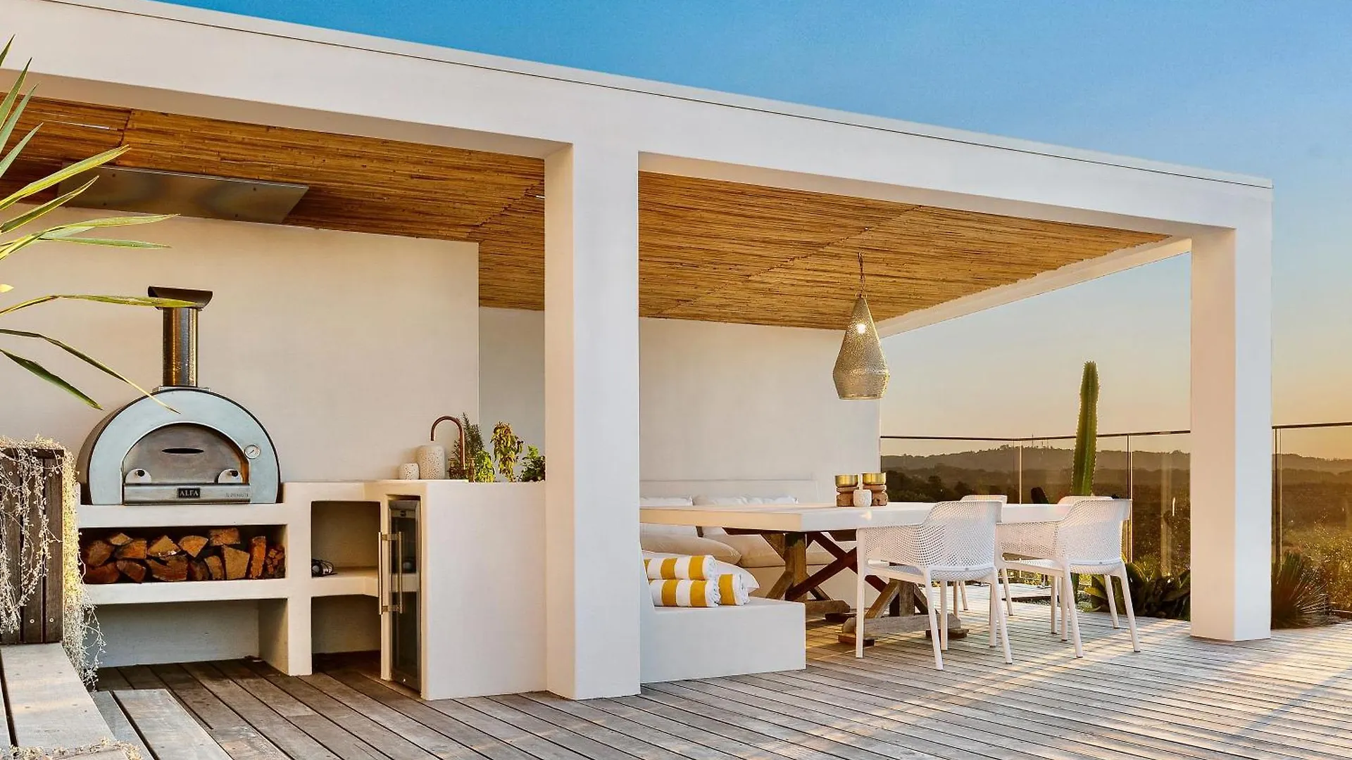Sanctuary Spaces - Sundowner Byron Bay Australia