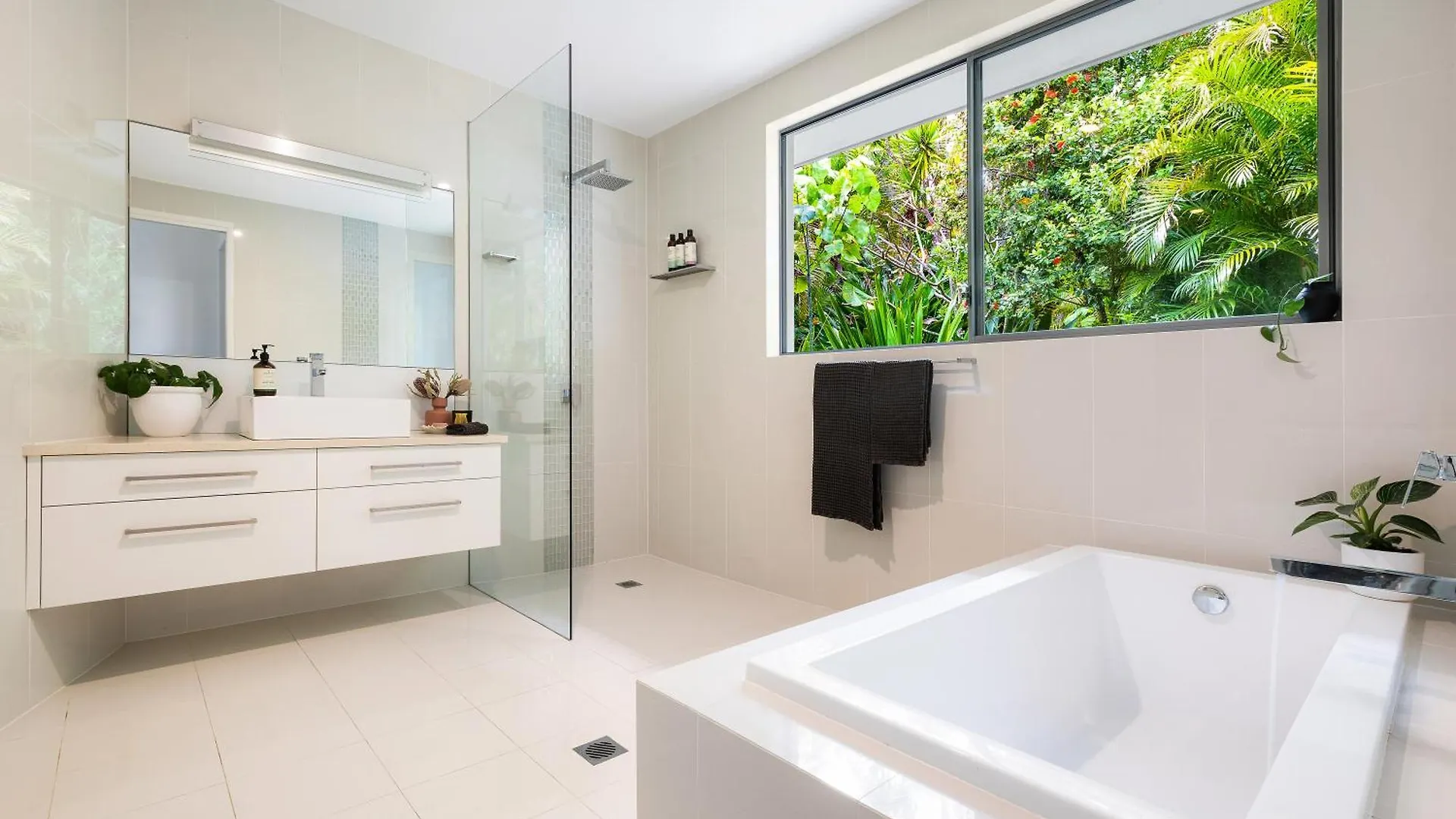 Willa Sanctuary Spaces - Sundowner Byron Bay Australia